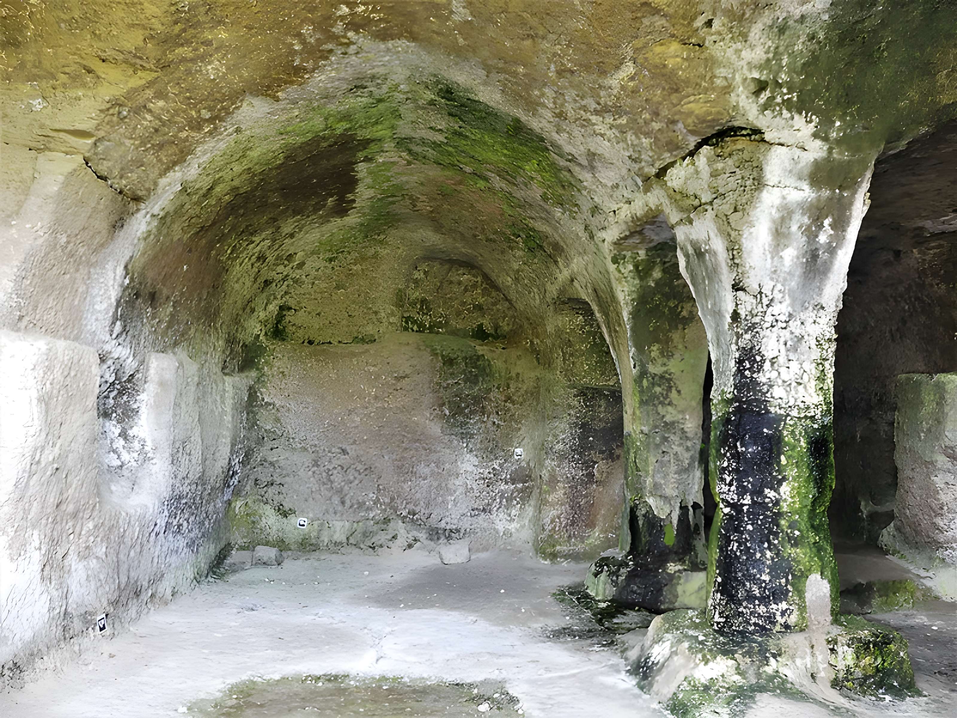 Chapelle monolithe Saint-Georges de Gurat