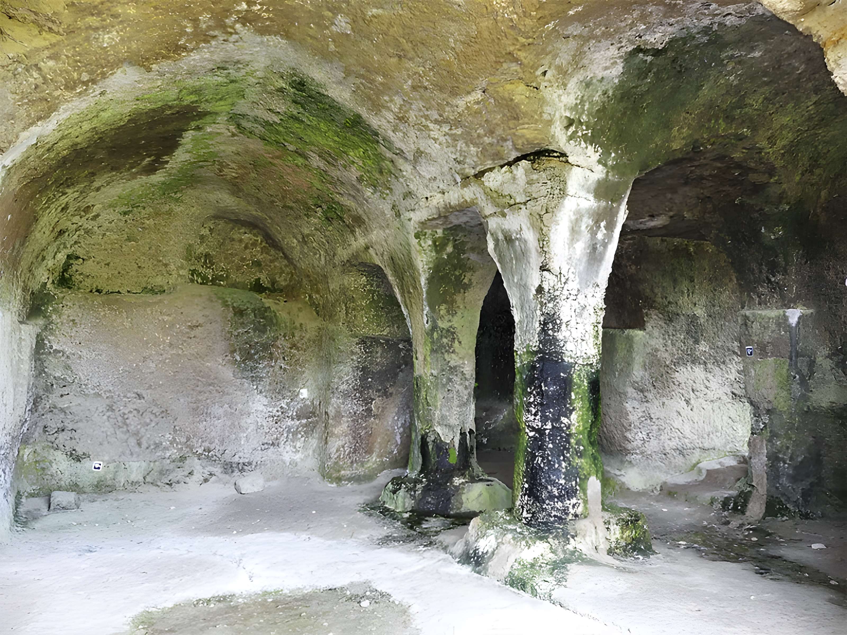 Chapelle monolithe Saint-Georges de Gurat