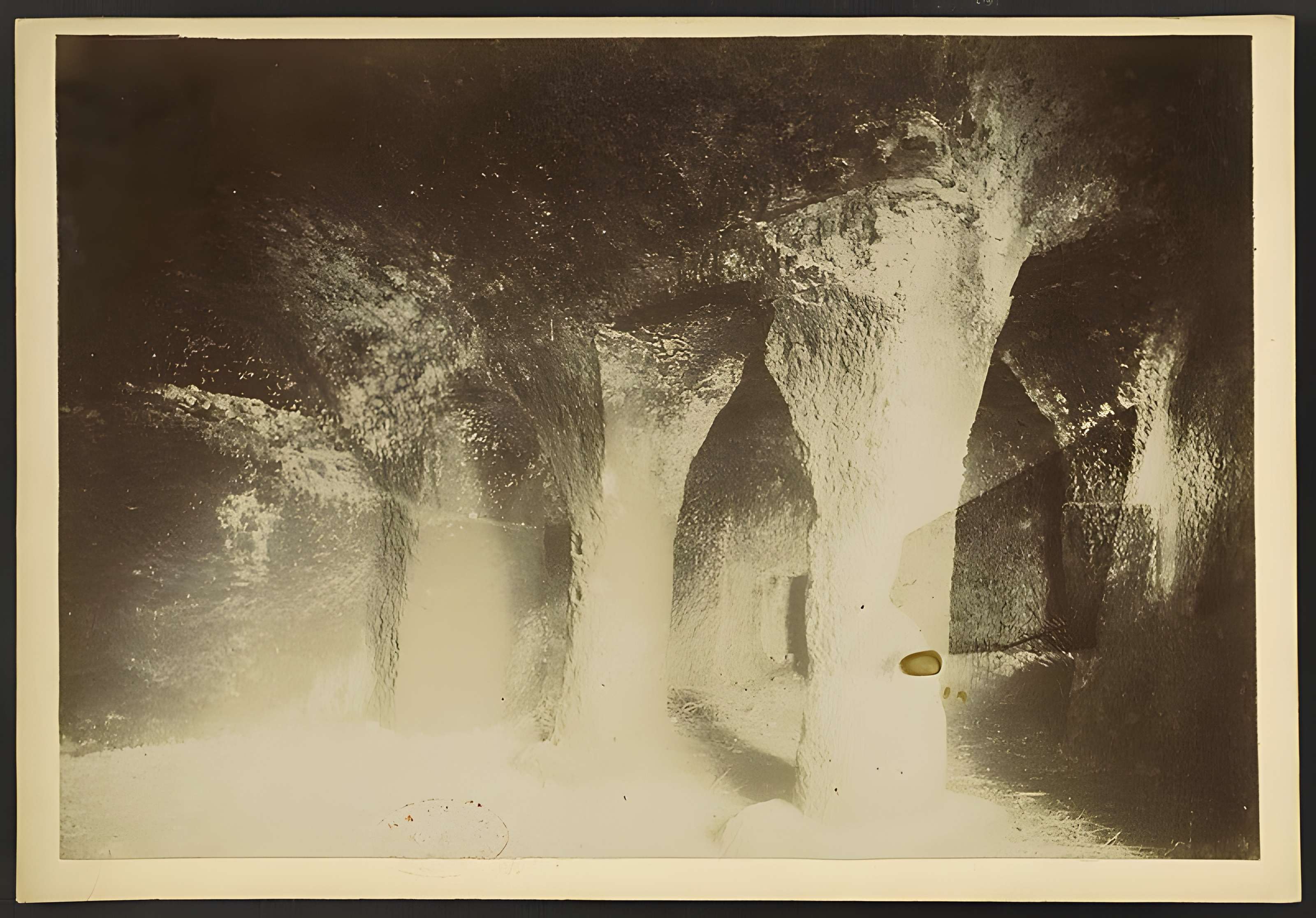 Chapelle monolithe Saint-Georges de Gurat