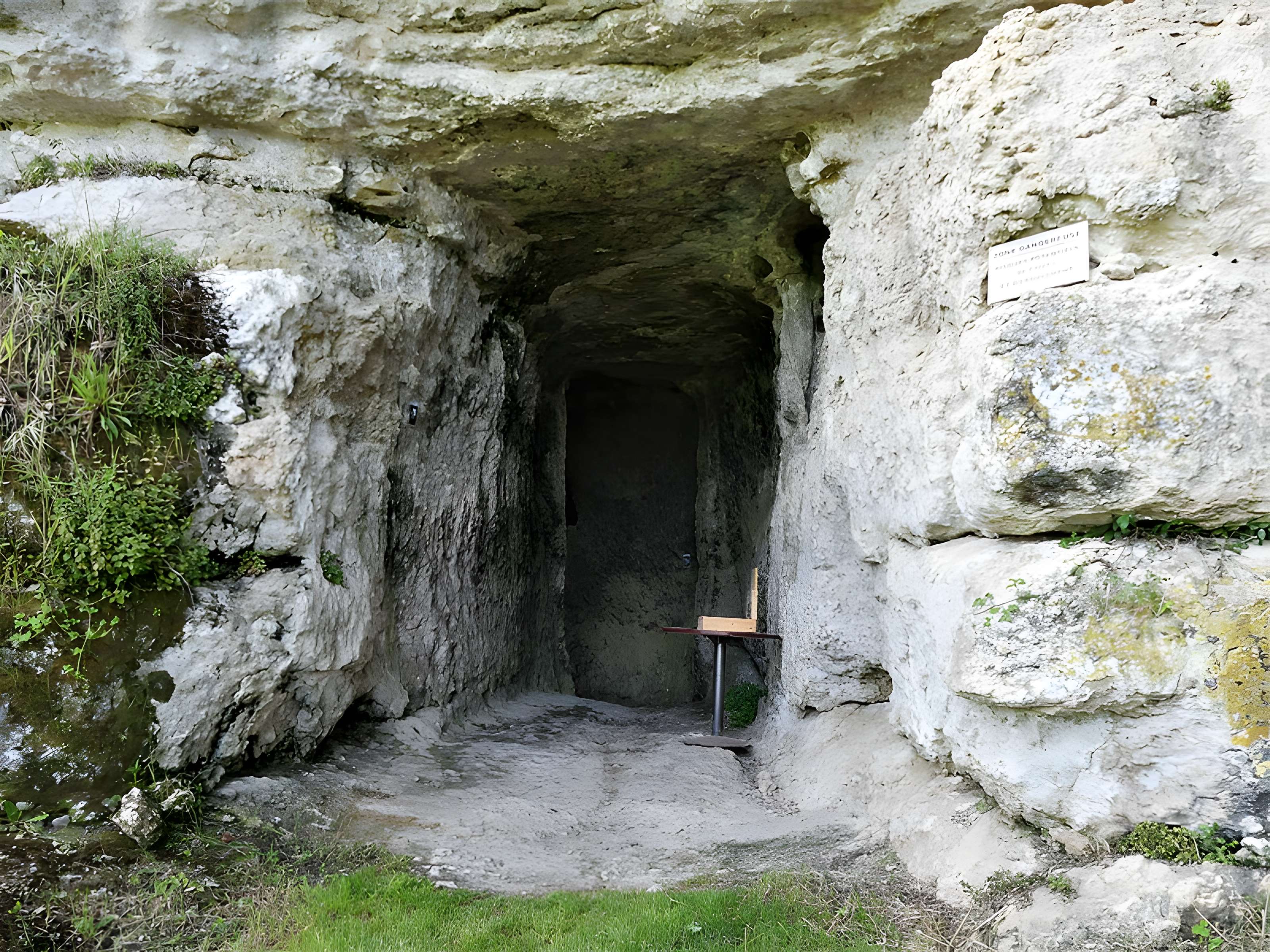 Chapelle monolithe Saint-Georges de Gurat