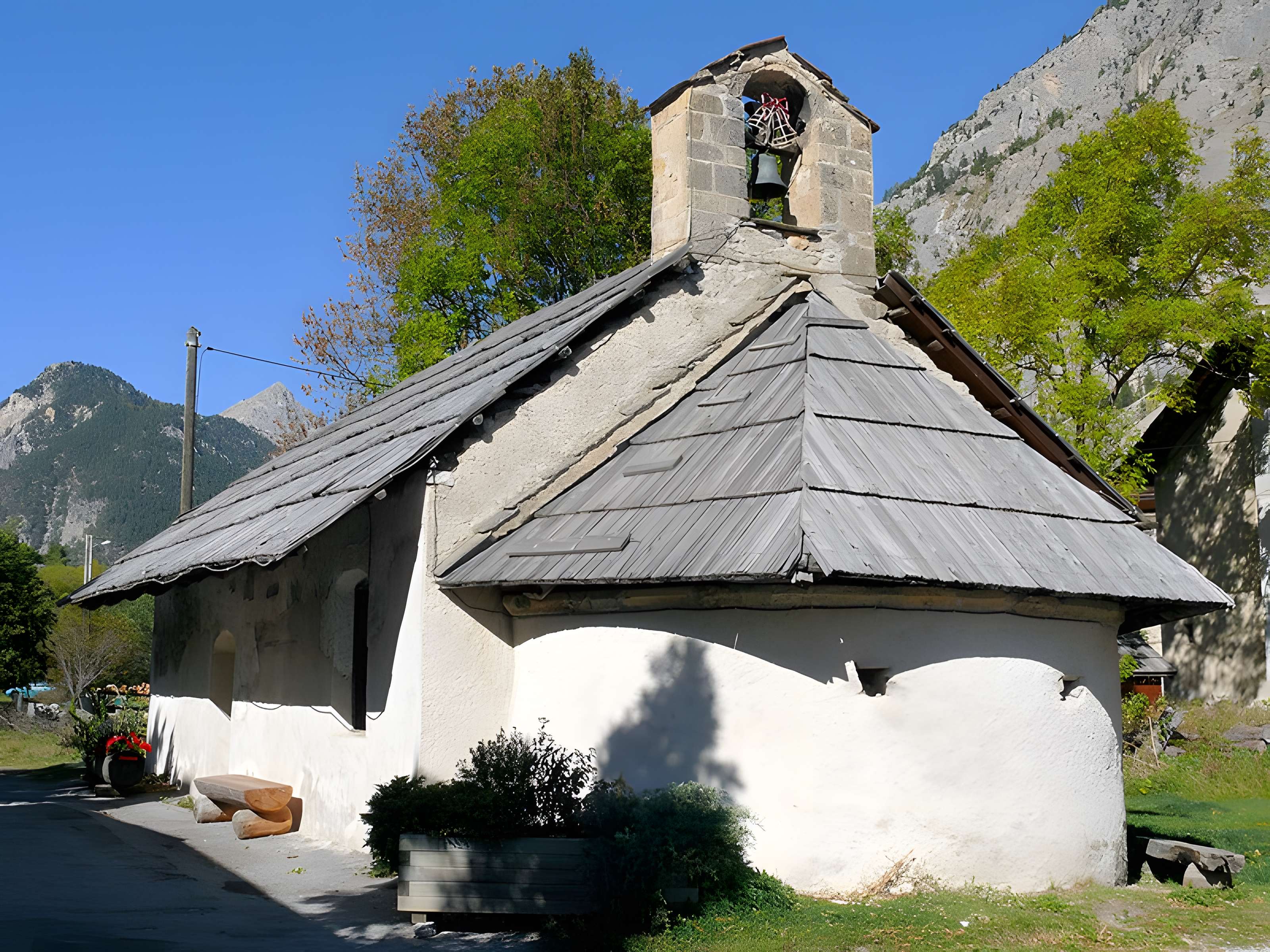 Chapelle Notre-Dame-des-Grâces de Névache