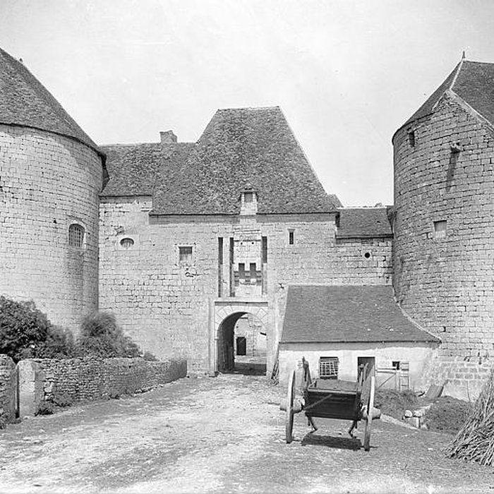 Photo de Château de la Motte-Josserand