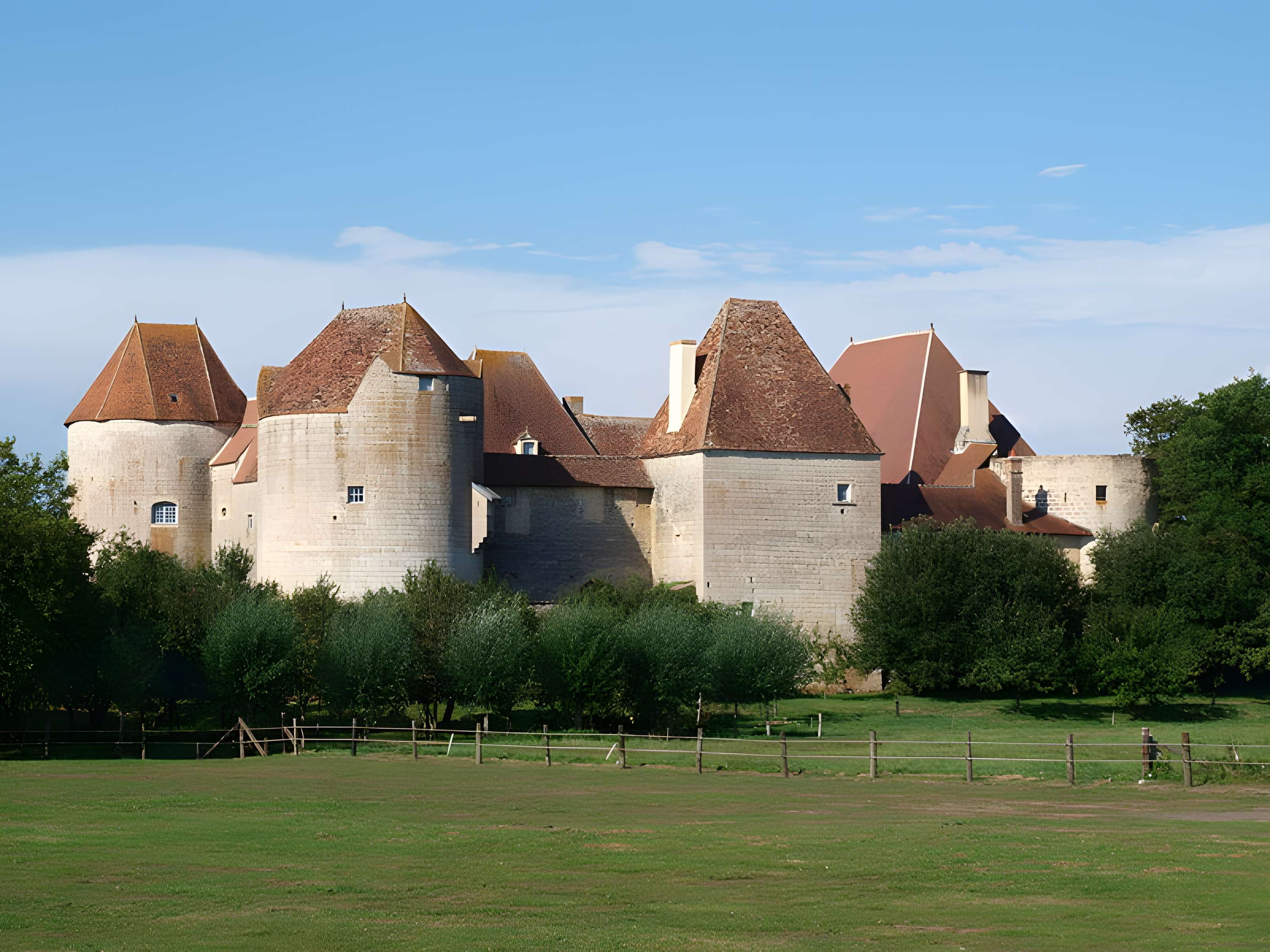 Château de la Motte-Josserand