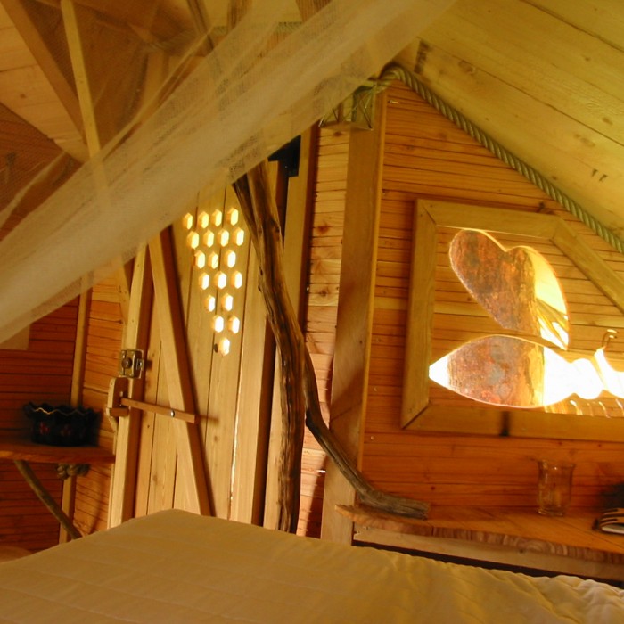 Photo de Domaine de la Grande Noë, cabanes dans les arbres