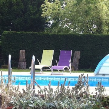 Piscine chauffée  mai-septembre Chambres dHôtes Domaine les Escargots