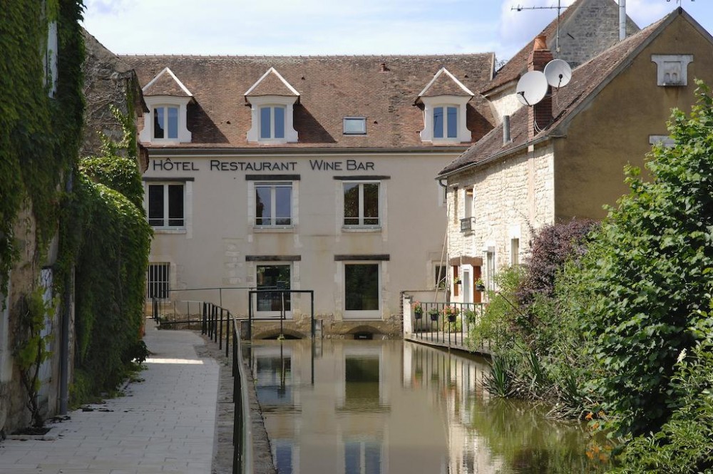 Photo de Hôtel Du Vieux Moulin