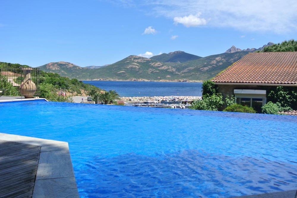 Hôtel Stella Marina à Galéria avec piscine