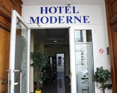 Photo de Hôtel Moderne