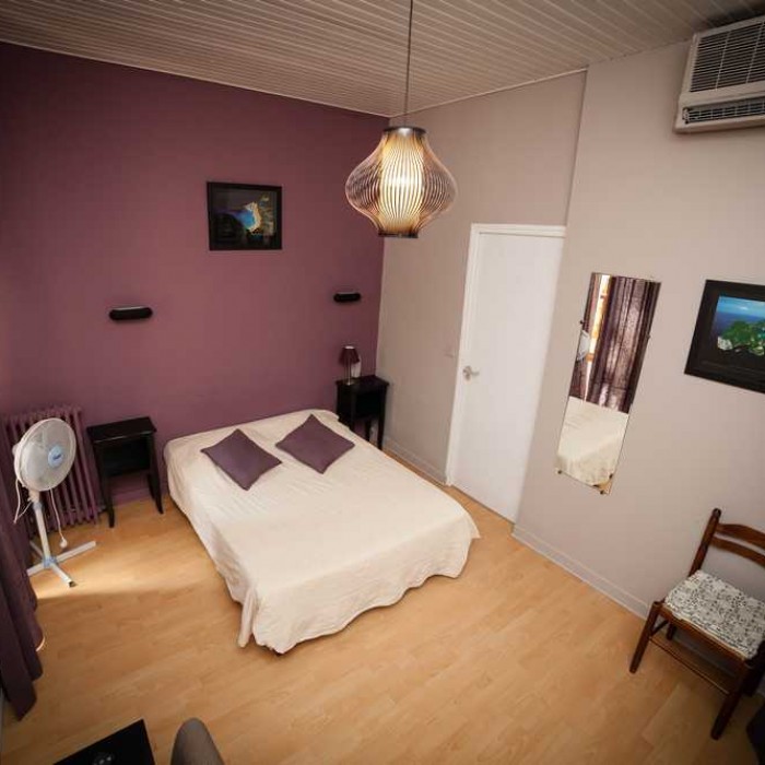 Photo de Hôtel Moderne