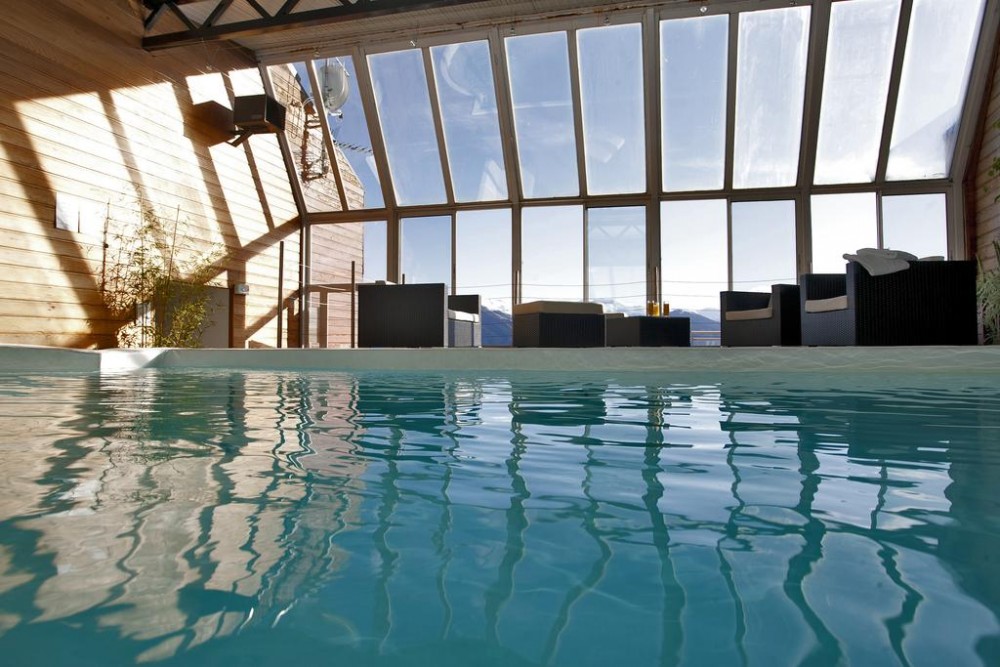 Hôtel Le Grand Tétras à FontRomeuOdeilloVia avec piscine