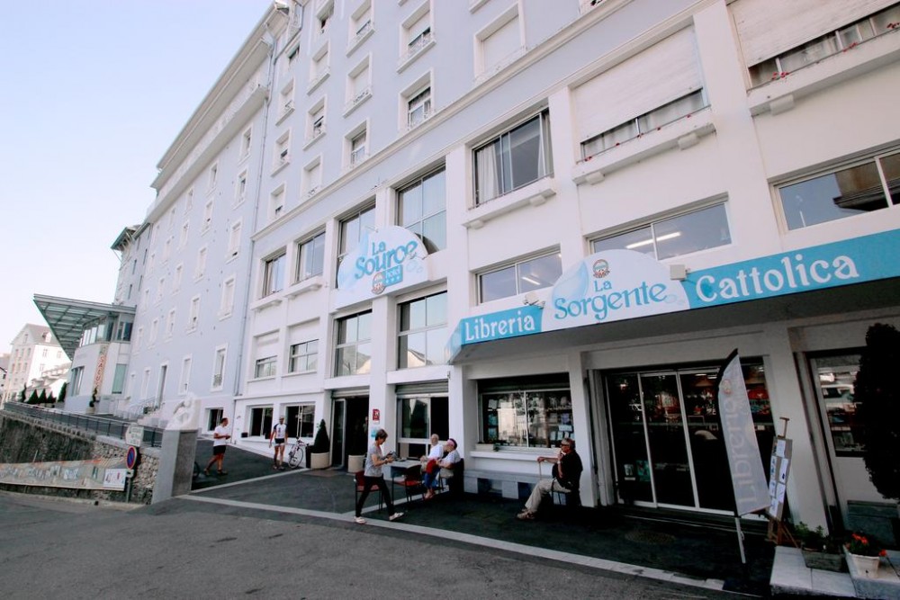 Photo de Hôtel La Source