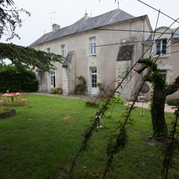 Manoir facade postérieure et jardin Manoir dOrbe