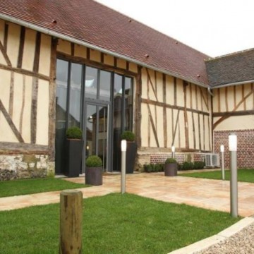 Aux