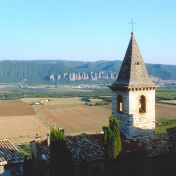 Vue sur les Pénitents des Mées Chateau Montfort