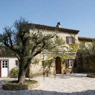 Leï