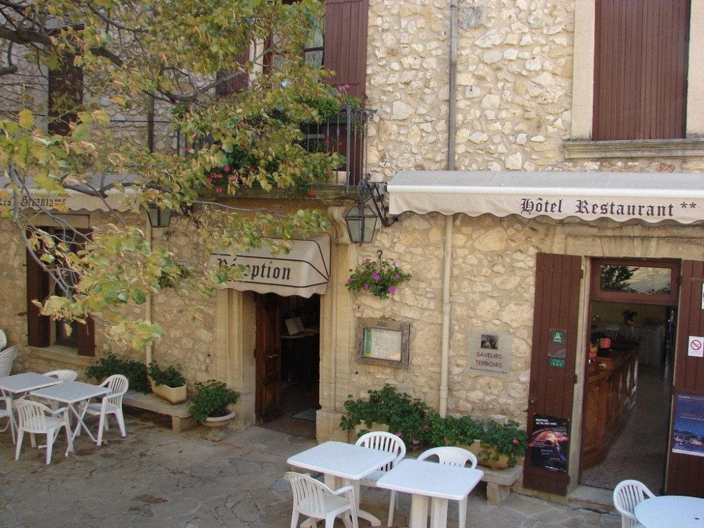 Photo de Hôtel Restaurant Les Géraniums