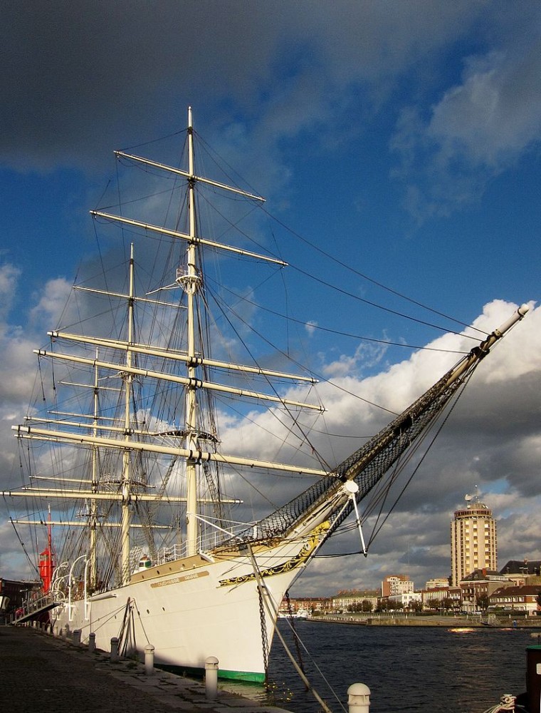 La proue du Duchesse Anne au musée portuaire de Dunkerque. (Crédit photo : Velvet sur Wikipédia)