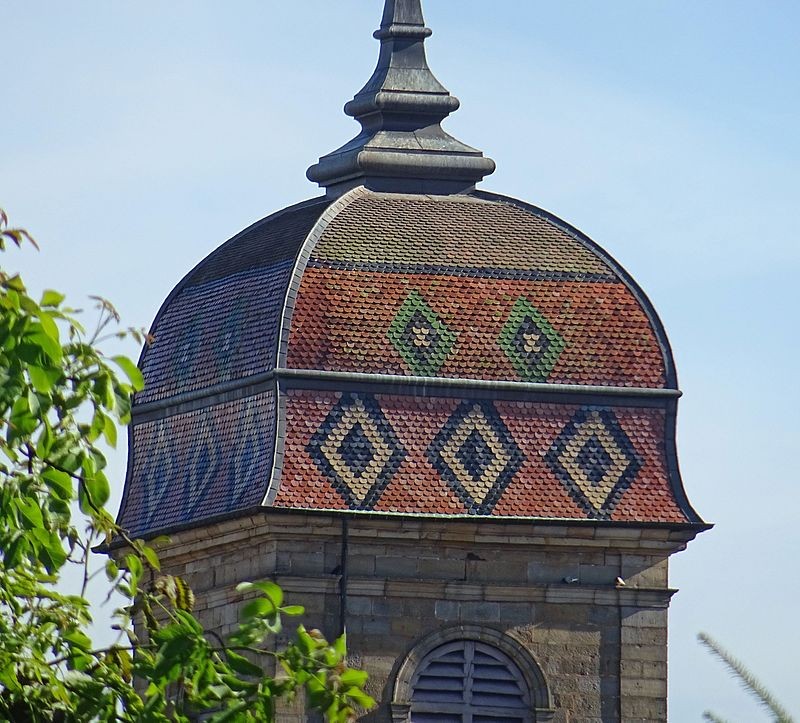 Le clocher comtois de l'église Saint-Étienne de Fougerolles en Haute-Saône (crédit photo : A. Bourgeois P sur Wikipédia)